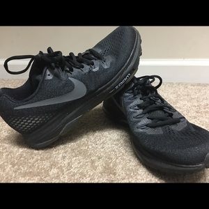 Black Nike zoom size 8